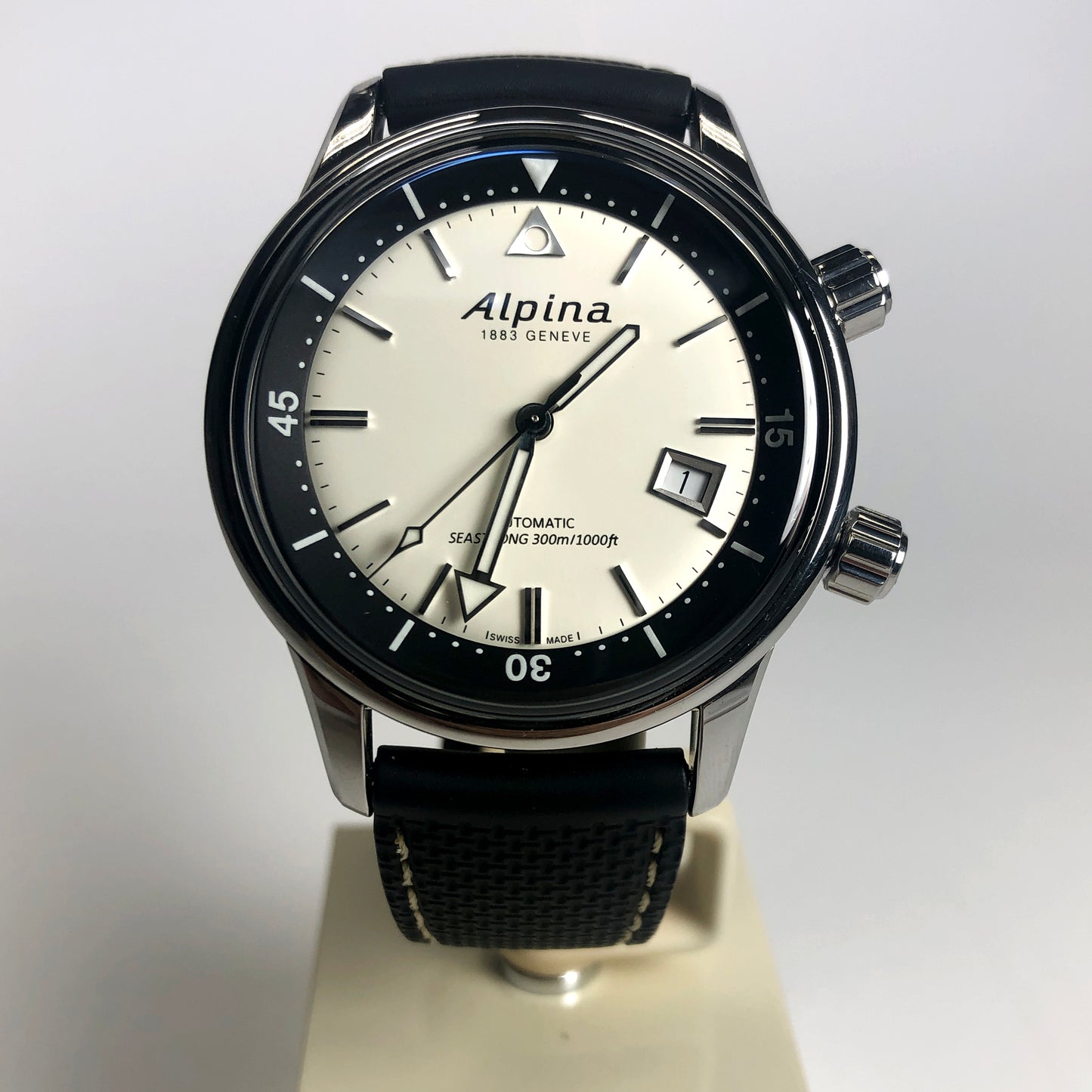 Load image into Gallery viewer, Alpina Seastrong Heritage Diver
